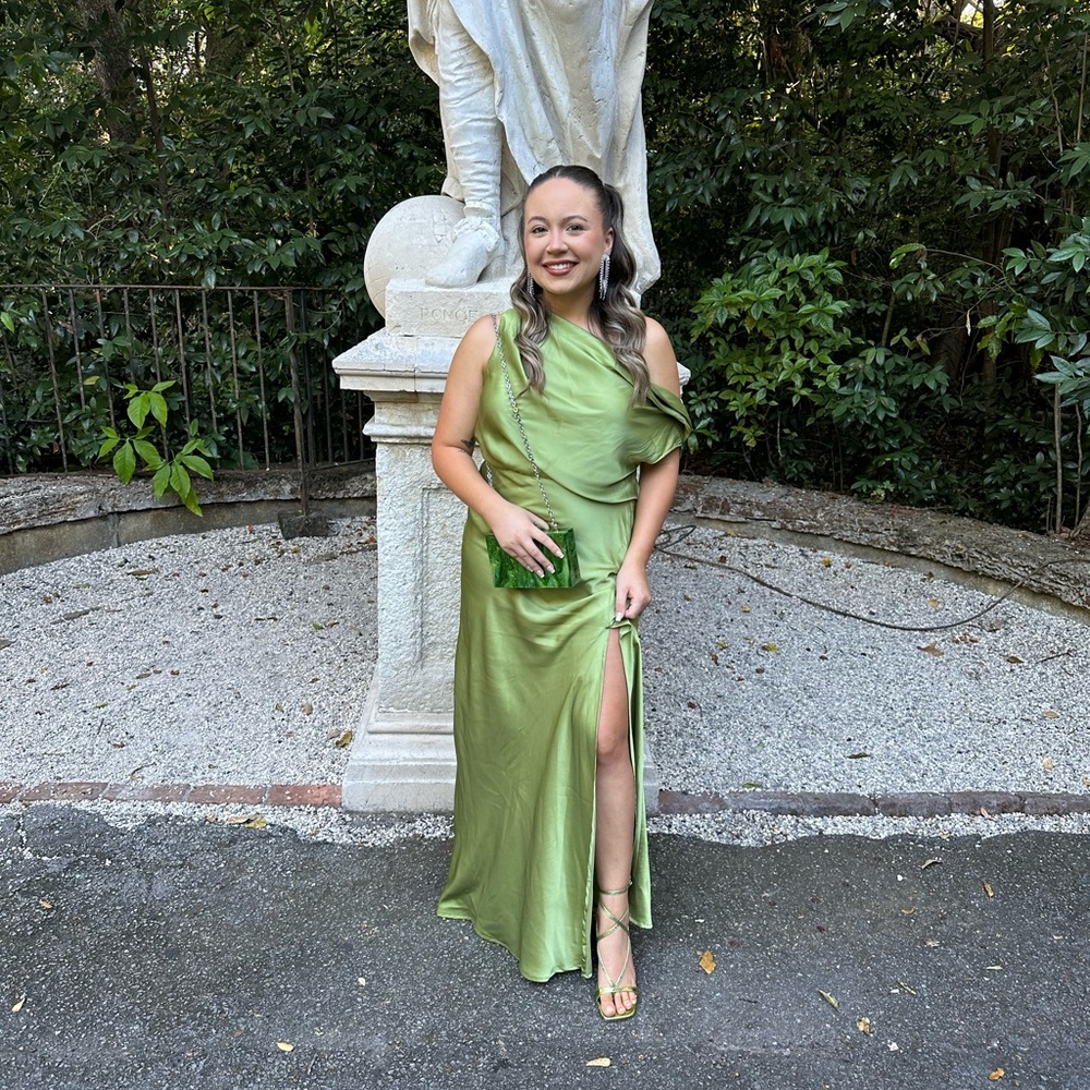ASTR Elegant Green One-Shoulder Dress